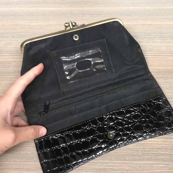 Black Wallet with gold coin pocket. - Picture 2 of 3